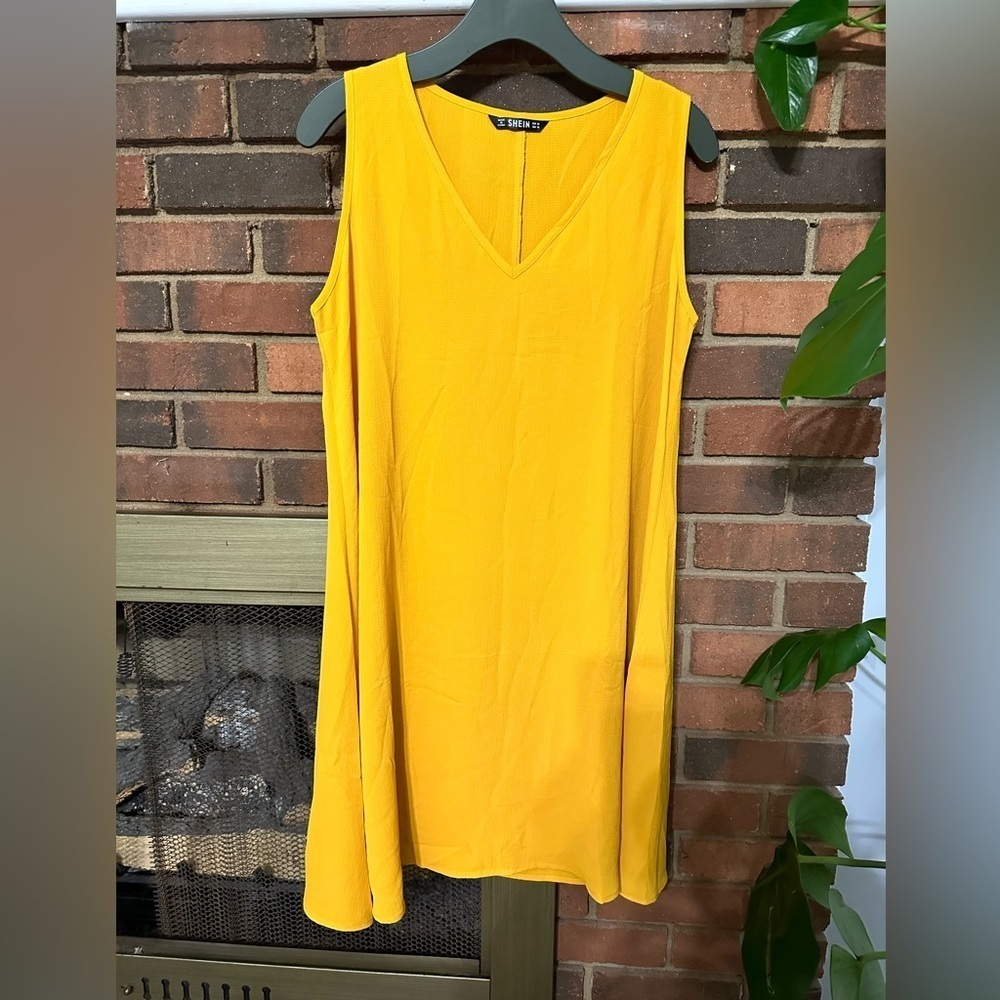 🛍️ Shein  Lightweight sleeveless dress. Perfect for swim coverup.
